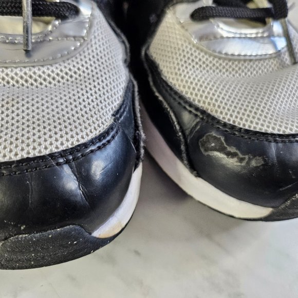 Nike Boys Air Max Sneaker Athletic CJ2002 100 Laser Chrome Size 6Y - Picture 8 of 9